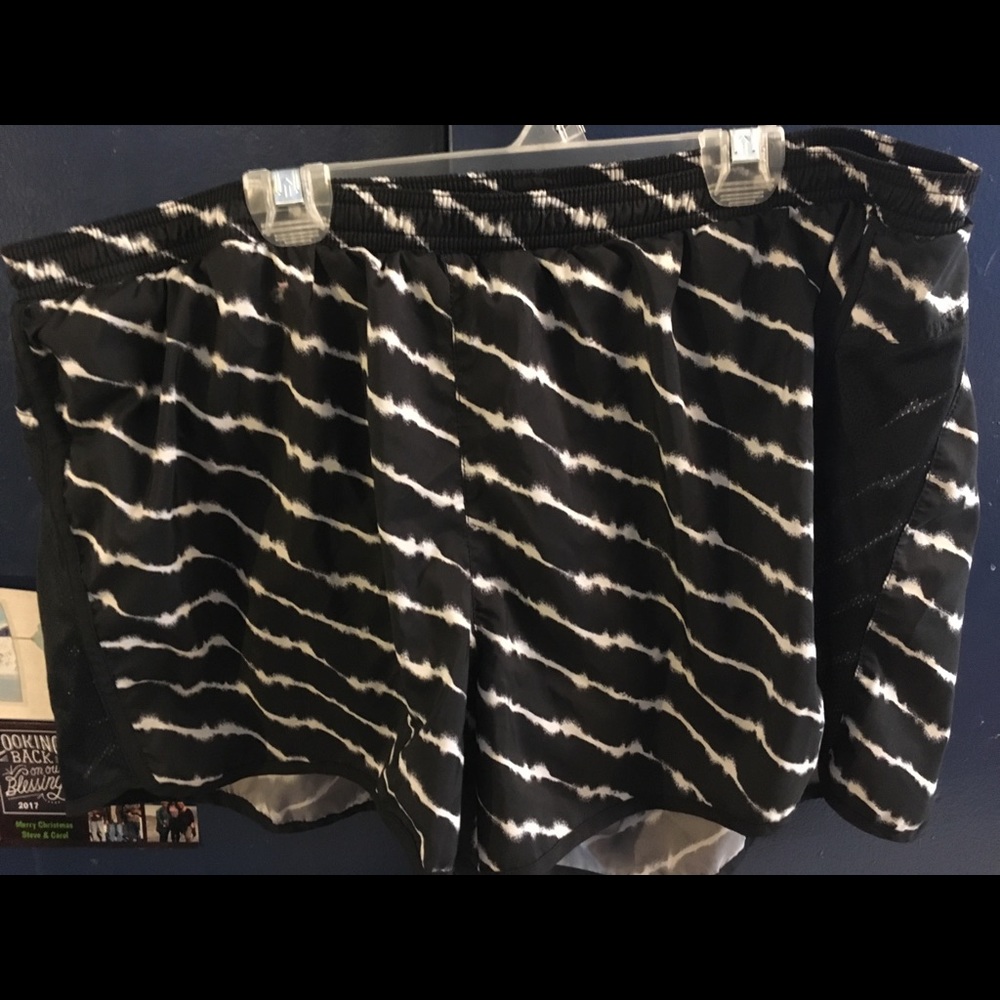 Old Navy active shorts